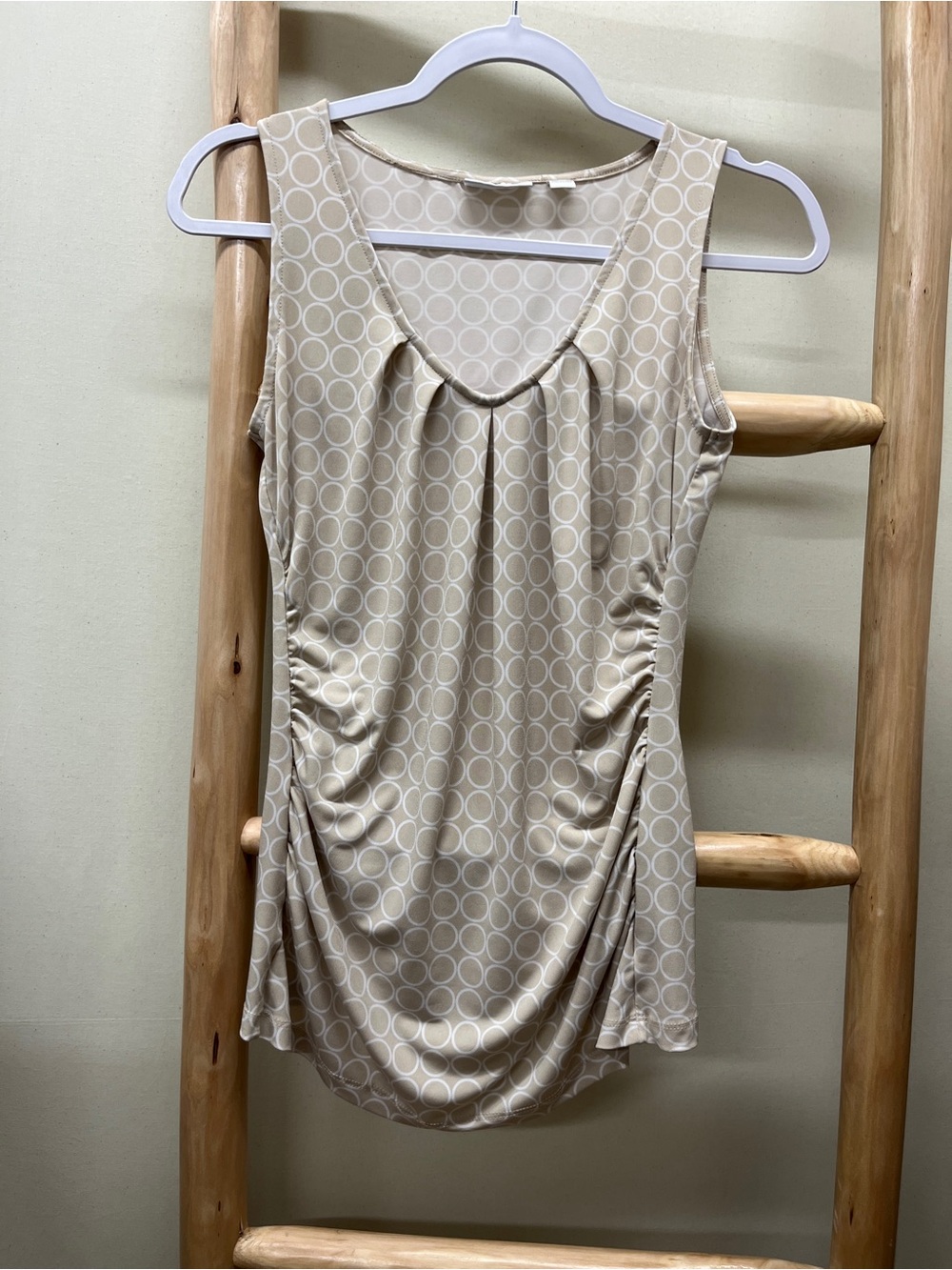 New York & Company XS Sleeveless Beige Circle-Print Ruched Tank Top